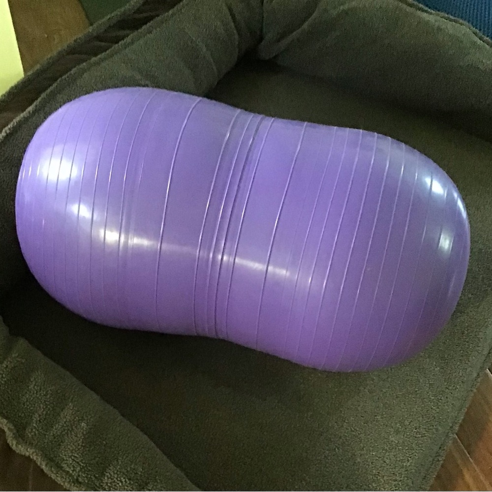 Peanut shaped medicine ball exercise ball